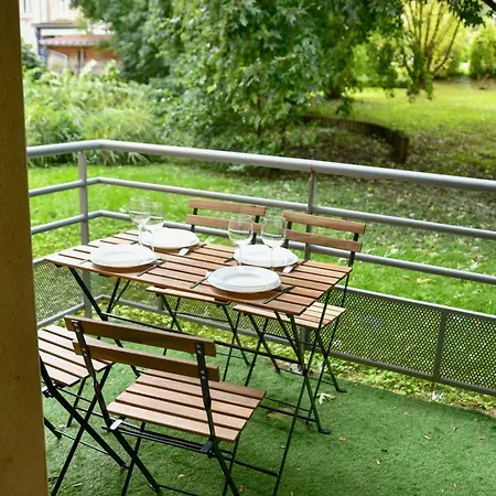 Lägenhet Calme Et Terrasse Privee Pres De Vichy *